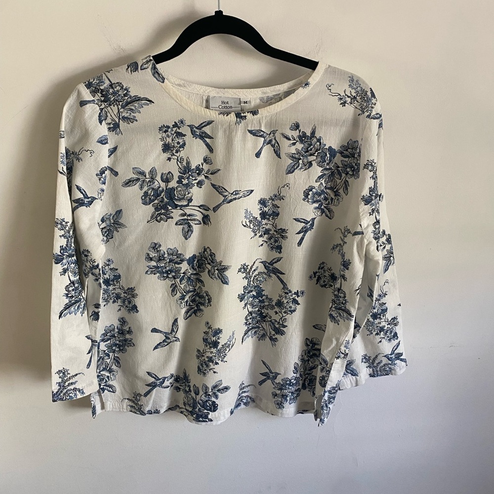 Hot Cotton White and Blue Floral Long‎ Sleeve Top